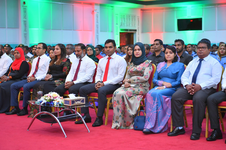ޝަހީދުންގެ ދުވަހުގެ މުނާސަބަތުގައި ރޭ ބޭއްވި ރަސްމީ ޖަލްސާގެ ތެރެއިން: މިރަސް މިއްޔާތުގައި  ރައީސުލްޖުމްހޫރިއްޔާގެ ނައިބު ބައިވެރިވެ ވަޑައިގެންނެވި -- ފޮޓޯ / ރައީސް އޮފީސް