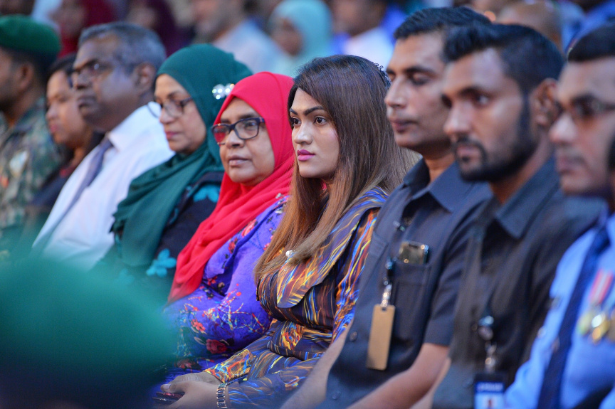 ޝަހީދުންގެ ދުވަހުގެ މުނާސަބަތުގައި ރޭ ބޭއްވި ރަސްމީ ޖަލްސާގެ ތެރެއިން: މިރަސް މިއްޔާތުގައި  ރައީސުލްޖުމްހޫރިއްޔާގެ ނައިބު ބައިވެރިވެ ވަޑައިގެންނެވި -- ފޮޓޯ / ރައީސް އޮފީސް