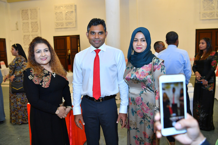 ޝަހީދުންގެ ދުވަހުގެ މުނާސަބަތުގައި ރޭ ބޭއްވި ރަސްމީ ޖަލްސާގެ ތެރެއިން: މިރަސް މިއްޔާތުގައި  ރައީސުލްޖުމްހޫރިއްޔާގެ ނައިބު ބައިވެރިވެ ވަޑައިގެންނެވި -- ފޮޓޯ / ރައީސް އޮފީސް