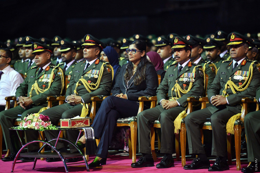 އޭޕްރީލް 24، 2019: ސިފައިންގެ 127ވަނަ އަހަރީ ދުވަހުގެ މުނާސަބަތުގައި ކަޅުތުއްކަލާކޮށީގައި ބޭއްވި ޚިދުމަތުގެ އަގުވަޒަންކުރުމުގެ ޚާއްޞަ ޖަލްސާގެ ތެރެއިން -- ސަން ފޮޓޯ/ ފަޔާޒު މޫސާ