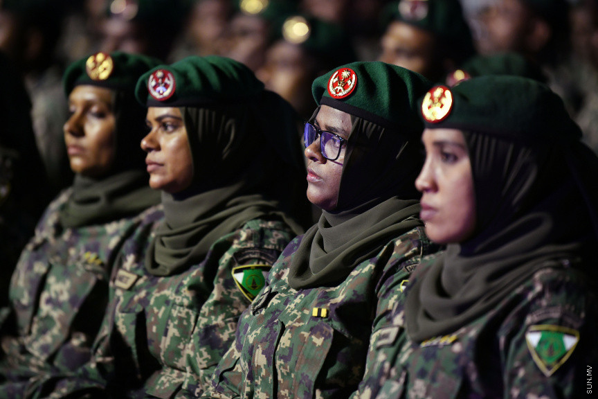 އޭޕްރީލް 24، 2019: ސިފައިންގެ 127ވަނަ އަހަރީ ދުވަހުގެ މުނާސަބަތުގައި ކަޅުތުއްކަލާކޮށީގައި ބޭއްވި ޚިދުމަތުގެ އަގުވަޒަންކުރުމުގެ ޚާއްޞަ ޖަލްސާގެ ތެރެއިން -- ސަން ފޮޓޯ/ ފަޔާޒު މޫސާ