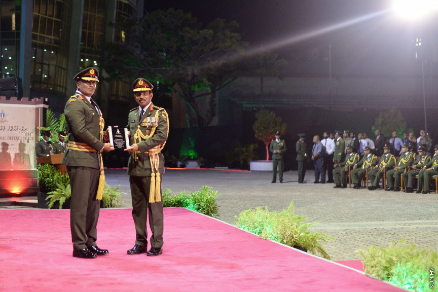 އޭޕްރީލް 24، 2019: ސިފައިންގެ 127ވަނަ އަހަރީ ދުވަހުގެ މުނާސަބަތުގައި ކަޅުތުއްކަލާކޮށީގައި ބޭއްވި ޚިދުމަތުގެ އަގުވަޒަންކުރުމުގެ ޚާއްޞަ ޖަލްސާގެ ތެރެއިން -- ސަން ފޮޓޯ/ ފަޔާޒު މޫސާ