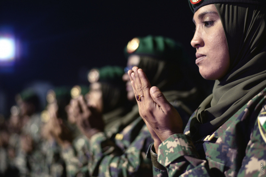 އޭޕްރީލް 24، 2019: ސިފައިންގެ 127ވަނަ އަހަރީ ދުވަހުގެ މުނާސަބަތުގައި ކަޅުތުއްކަލާކޮށީގައި ބޭއްވި ޚިދުމަތުގެ އަގުވަޒަންކުރުމުގެ ޚާއްޞަ ޖަލްސާގެ ތެރެއިން -- ސަން ފޮޓޯ/ ފަޔާޒު މޫސާ