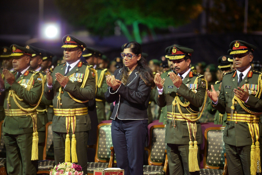 އޭޕްރީލް 24، 2019: ސިފައިންގެ 127ވަނަ އަހަރީ ދުވަހުގެ މުނާސަބަތުގައި ކަޅުތުއްކަލާކޮށީގައި ބޭއްވި ޚިދުމަތުގެ އަގުވަޒަންކުރުމުގެ ޚާއްޞަ ޖަލްސާގެ ތެރެއިން -- ސަން ފޮޓޯ/ ފަޔާޒު މޫސާ