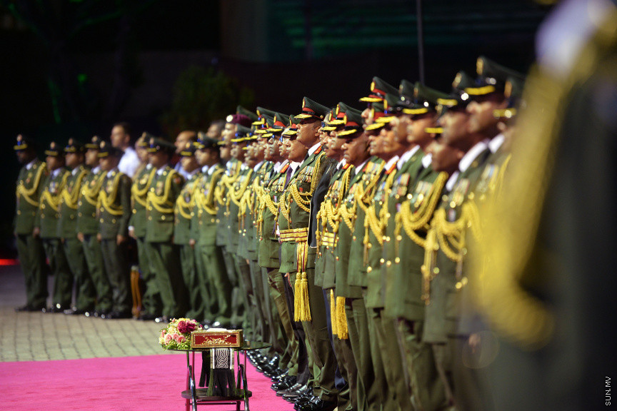 އޭޕްރީލް 24، 2019: ސިފައިންގެ 127ވަނަ އަހަރީ ދުވަހުގެ މުނާސަބަތުގައި ކަޅުތުއްކަލާކޮށީގައި ބޭއްވި ޚިދުމަތުގެ އަގުވަޒަންކުރުމުގެ ޚާއްޞަ ޖަލްސާގެ ތެރެއިން -- ސަން ފޮޓޯ/ ފަޔާޒު މޫސާ