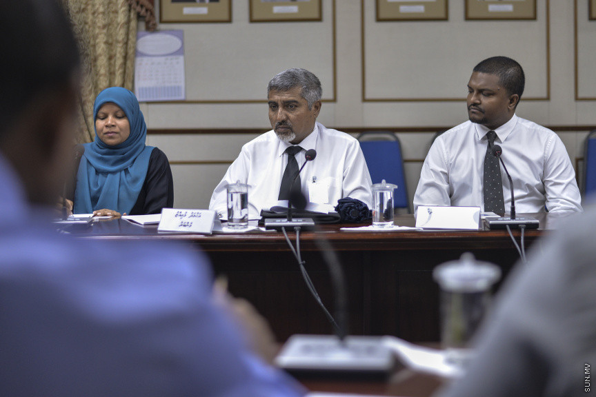 ޖުަލައި، 17، 2019: ރައްޔިތުންގެ މަޖިލީހުގެ ޖުޑީޝަރީ ކޮމިޓީއަށް ބާ ކައުންސިލް ހާޒިރު ކުރުން --- ސަން ފޮޓޯ/ މުހައްމަދު މުޒައްޔިން ނާޒިމް