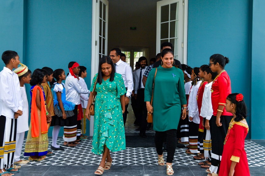 ރާއްޖޭގެ ތާރީހުގައި ހިންގާ ޓޫރިޒަމްގެ އެންމެ ބޮޑު މަޝްރޫއު ކަމަށްވާ ކްރޮސްރޯޑް މޯލްޑިވްސްގެ ފުރަތަމަ ފިޔަވަހި ނައިބުރައީސް ރަސްމީކޮށް ހުޅުވައި ދެއްވުން -- ފޮޓޯ/ ރައީސް އޮފީސް 