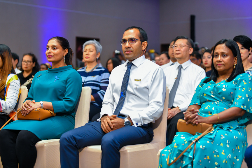 ރާއްޖޭގެ ތާރީހުގައި ހިންގާ ޓޫރިޒަމްގެ އެންމެ ބޮޑު މަޝްރޫއު ކަމަށްވާ ކްރޮސްރޯޑް މޯލްޑިވްސްގެ ފުރަތަމަ ފިޔަވަހި ނައިބުރައީސް ރަސްމީކޮށް ހުޅުވައި ދެއްވުން -- ފޮޓޯ/ ރައީސް އޮފީސް 