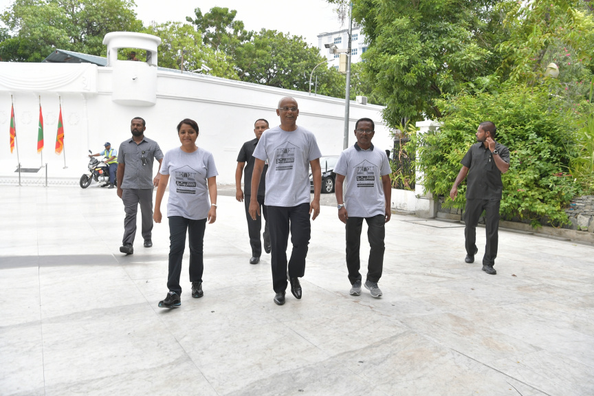 ކަޅުވަކަރު މިސްކިތް އަލުން ރާވާ ބެހެއްޓުމުގެ މަޝްރޫ ރައީސް އިފްތިތާހު ކޮށްދެއްވުން -- ފޮޓޯ/ ރައީސް އޮފީސް