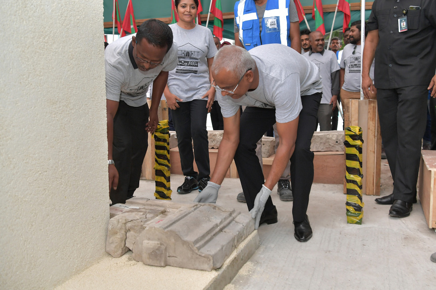 ކަޅުވަކަރު މިސްކިތް އަލުން ރާވާ ބެހެއްޓުމުގެ މަޝްރޫ ރައީސް އިފްތިތާހު ކޮށްދެއްވުން -- ފޮޓޯ/ ރައީސް އޮފީސް