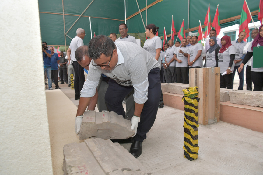 ކަޅުވަކަރު މިސްކިތް އަލުން ރާވާ ބެހެއްޓުމުގެ މަޝްރޫ ރައީސް އިފްތިތާހު ކޮށްދެއްވުން -- ފޮޓޯ/ ރައީސް އޮފީސް