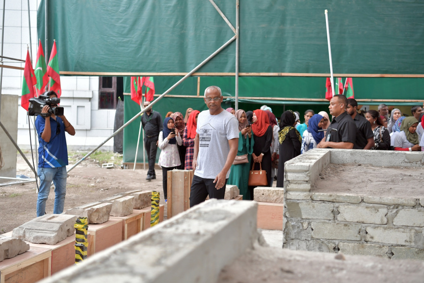 ކަޅުވަކަރު މިސްކިތް އަލުން ރާވާ ބެހެއްޓުމުގެ މަޝްރޫ ރައީސް އިފްތިތާހު ކޮށްދެއްވުން -- ފޮޓޯ/ ރައީސް އޮފީސް