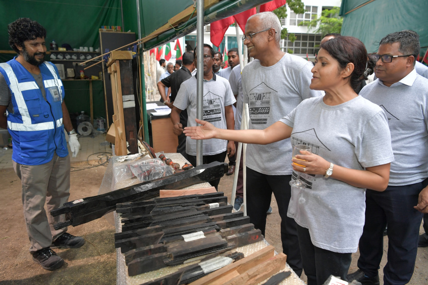 ކަޅުވަކަރު މިސްކިތް އަލުން ރާވާ ބެހެއްޓުމުގެ މަޝްރޫ ރައީސް އިފްތިތާހު ކޮށްދެއްވުން -- ފޮޓޯ/ ރައީސް އޮފީސް