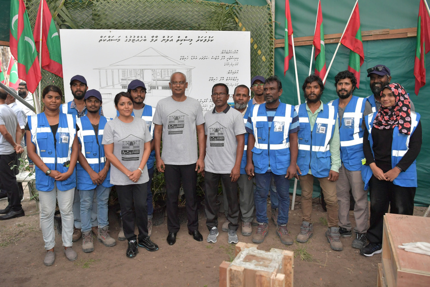 ކަޅުވަކަރު މިސްކިތް އަލުން ރާވާ ބެހެއްޓުމުގެ މަޝްރޫ ރައީސް އިފްތިތާހު ކޮށްދެއްވުން -- ފޮޓޯ/ ރައީސް އޮފީސް