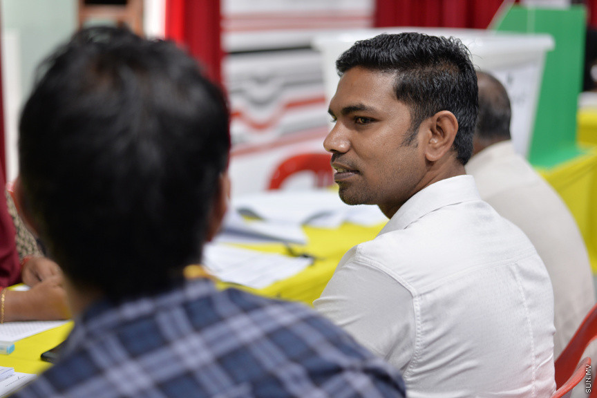 ނޮވެމްބަރ 22، 2019: ވެރިކަން ކުރާ މައި ޕާޓީ، އެމްޑީޕީގެ ލީޑަޝިޕަަށް ބޭފުޅުން އިންތިހާބު ކުރުމަށް ބޭއްވި އިންތިހާބުގެ ތެރެއިން -- ސަން ފޮޓޯ/ ފަޔާޒު މޫސާ