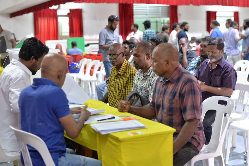 ނޮވެމްބަރ 22، 2019: ވެރިކަން ކުރާ މައި ޕާޓީ، އެމްޑީޕީގެ ލީޑަޝިޕަަށް ބޭފުޅުން އިންތިހާބު ކުރުމަށް ބޭއްވި އިންތިހާބުގެ ތެރެއިން -- ސަން ފޮޓޯ/ ފަޔާޒު މޫސާ