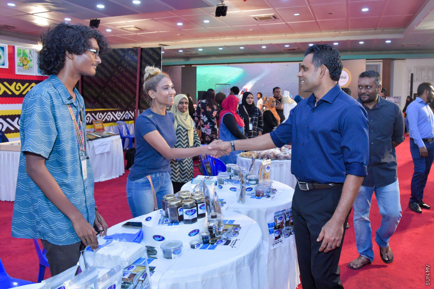 ނޮވެމަބަރ 25، 2019: ނައިބް ރައީސް ފައިސަލް ނަސީމް "ފަންނު އެކްސްޕޯ 2019" އަށް ޒިޔާރަތްކުރައްވައި މައުރަޒު ބައްލަވާލެއްވުން -- ފޮޓޯ/ ރައީސް އޮފީސް 