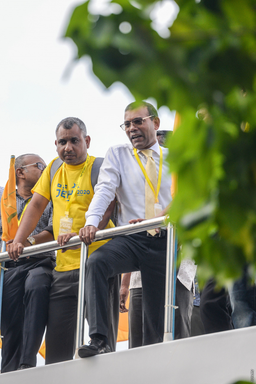 ޖެނުއަރީ 12، 2020: ހއ. އަދި ހދ. އަތޮޅަށް އެމްޑީޕީއިން ކުރާ ކެމްޕެއިން ދަތުރަށް ފުރުން: މި ދަތުރުގައި އެމްޑީޕީގެ ރައީސް އަދި މަޖިލިސް ރައީސް މުހައްމަދު ނަޝީދުއާއި މަޖިލިސް ބައެއް މެމްބަރުން ބައިވެރިވެ ވަޑައިގަންނަވާ -- ސަން ފޮޓޯ/ ފަޔާޒު މޫސާ