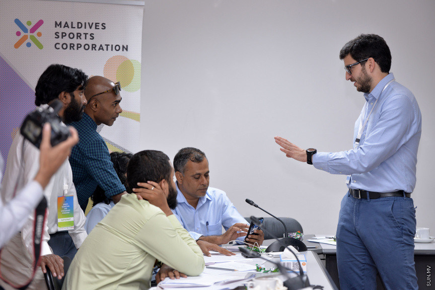 ޖެނުއަރީ 28، 2020: މޯލްޑިވްސް ސްޕޯޓްސް ކޯޕަރޭޝަނުން އިސްނަގައިގެން ސްޓެލްކޯ ހޯލްގައި ކުރިއަށް ދާ މާކެޓިންގް އާއި ސްޕޮންސާޝިޕްގެ ހާއްސަ ވޯކްޝޮޕްގެ ތެރެއިން -- ސަން ފޮޓޯ/ ފަޔާޒު މޫސާ