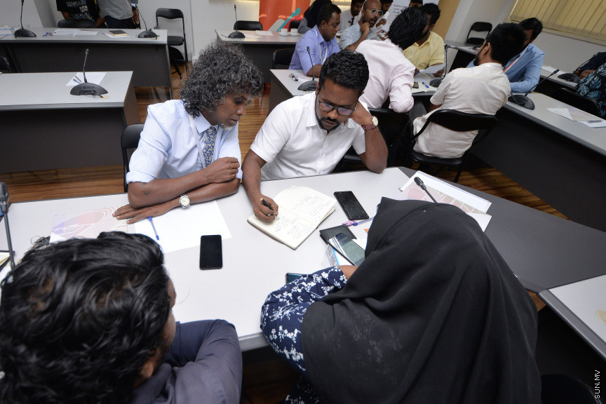 ޖެނުއަރީ 28، 2020: މޯލްޑިވްސް ސްޕޯޓްސް ކޯޕަރޭޝަނުން އިސްނަގައިގެން ސްޓެލްކޯ ހޯލްގައި ކުރިއަށް ދާ މާކެޓިންގް އާއި ސްޕޮންސާޝިޕްގެ ހާއްސަ ވޯކްޝޮޕްގެ ތެރެއިން -- ސަން ފޮޓޯ/ ފަޔާޒު މޫސާ