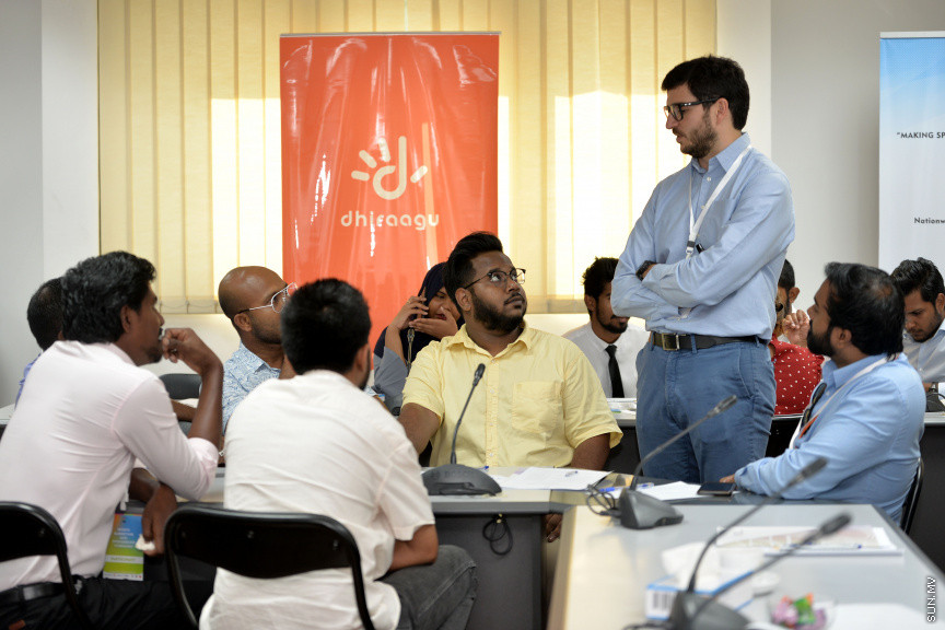 ޖެނުއަރީ 28، 2020: މޯލްޑިވްސް ސްޕޯޓްސް ކޯޕަރޭޝަނުން އިސްނަގައިގެން ސްޓެލްކޯ ހޯލްގައި ކުރިއަށް ދާ މާކެޓިންގް އާއި ސްޕޮންސާޝިޕްގެ ހާއްސަ ވޯކްޝޮޕްގެ ތެރެއިން -- ސަން ފޮޓޯ/ ފަޔާޒު މޫސާ