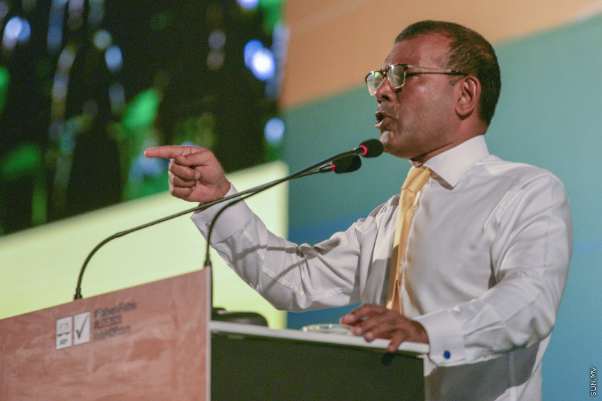 ފެބްރުއަރީ 21، 2020: އެމްޑީޕީން ކުރިއަށް އޮތް ލޯކަލް ކައުންސިލް އިންތިހާބު ކެމްޕެއިން، "ރަށްވެހި ފަތިސް" އިފްތިތާހު ކުރުމަށް ބޭއްވި ޖަލްސާގައި އެޕާޓީގެ ރައީސް އަދި މަޖިލިސް ރައީސް، ރައީސް ނަޝީދު ވާހަކަ ދައްކަވަނީ --- ސަން ފޮޓޯ/ މުހައްމަދު މުޒައްޔިން ނާޒިމް