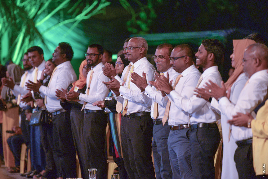 ފެބްރުއަރީ 21، 2020: އެމްޑީޕީން ކުރިއަށް އޮތް ލޯކަލް ކައުންސިލް އިންތިހާބު ކެމްޕެއިން، "ރަށްވެހި ފަތިސް" އިފްތިތާހު ކުރުމަށް ބޭއްވި ޖަލްސާގެ ތެރެއިން --- ސަން ފޮޓޯ/ މުހައްމަދު މުޒައްޔިން ނާޒިމް