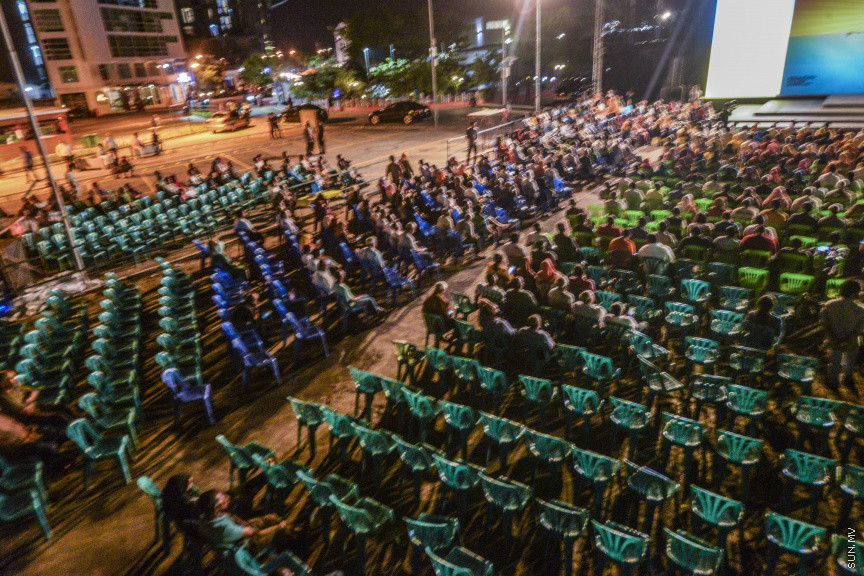 ފެބްރުއަރީ 21، 2020: އެމްޑީޕީން ކުރިއަށް އޮތް ލޯކަލް ކައުންސިލް އިންތިހާބު ކެމްޕެއިން، "ރަށްވެހި ފަތިސް" އިފްތިތާހު ކުރުމަށް ބޭއްވި ޖަލްސާގެ ތެރެއިން --- ސަން ފޮޓޯ/ މުހައްމަދު މުޒައްޔިން ނާޒިމް