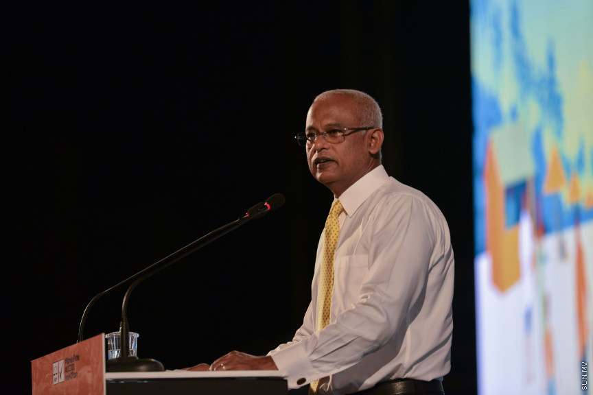 ފެބްރުއަރީ 21، 2020: އެމްޑީޕީން ކުރިއަށް އޮތް ލޯކަލް ކައުންސިލް އިންތިހާބު ކެމްޕެއިން، "ރަށްވެހި ފަތިސް" އިފްތިތާހު ކުރުމަށް ބޭއްވި ޖަލްސާގައި ރައީސް އިބްރާޙިމް މުހައްމަދު ސޯލިހް ވާހަކަ ދައްކަވަނީ --- ސަން ފޮޓޯ/ މުހައްމަދު މުޒައްޔިން ނާޒިމް