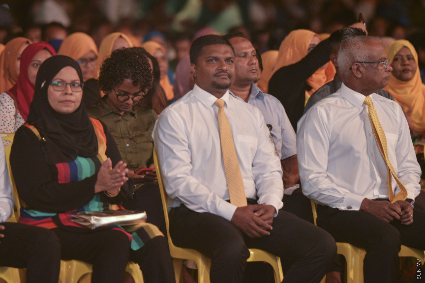 ފެބްރުއަރީ 21، 2020: އެމްޑީޕީން ކުރިއަށް އޮތް ލޯކަލް ކައުންސިލް އިންތިހާބު ކެމްޕެއިން، "ރަށްވެހި ފަތިސް" އިފްތިތާހު ކުރުމަށް ބޭއްވި ޖަލްސާގެ ތެރެއިން --- ސަން ފޮޓޯ/ މުހައްމަދު މުޒައްޔިން ނާޒިމް