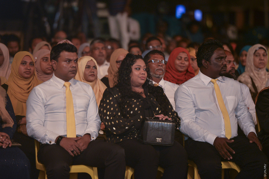 ފެބްރުއަރީ 21، 2020: އެމްޑީޕީން ކުރިއަށް އޮތް ލޯކަލް ކައުންސިލް އިންތިހާބު ކެމްޕެއިން، "ރަށްވެހި ފަތިސް" އިފްތިތާހު ކުރުމަށް ބޭއްވި ޖަލްސާގެ ތެރެއިން --- ސަން ފޮޓޯ/ މުހައްމަދު މުޒައްޔިން ނާޒިމް