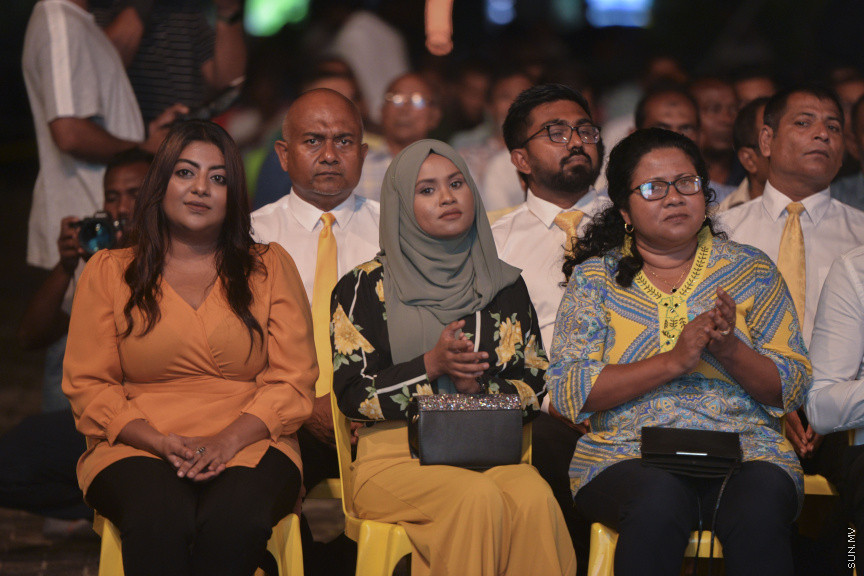 ފެބްރުއަރީ 21، 2020: އެމްޑީޕީން ކުރިއަށް އޮތް ލޯކަލް ކައުންސިލް އިންތިހާބު ކެމްޕެއިން، "ރަށްވެހި ފަތިސް" އިފްތިތާހު ކުރުމަށް ބޭއްވި ޖަލްސާގެ ތެރެއިން --- ސަން ފޮޓޯ/ މުހައްމަދު މުޒައްޔިން ނާޒިމް