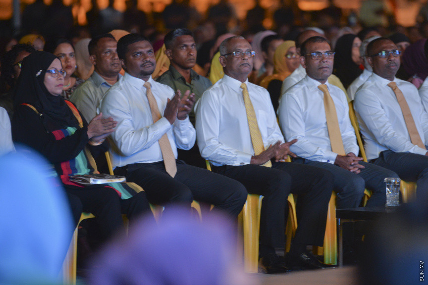 ފެބްރުއަރީ 21، 2020: އެމްޑީޕީން ކުރިއަށް އޮތް ލޯކަލް ކައުންސިލް އިންތިހާބު ކެމްޕެއިން، "ރަށްވެހި ފަތިސް" އިފްތިތާހު ކުރުމަށް ބޭއްވި ޖަލްސާގެ ތެރެއިން --- ސަން ފޮޓޯ/ މުހައްމަދު މުޒައްޔިން ނާޒިމް