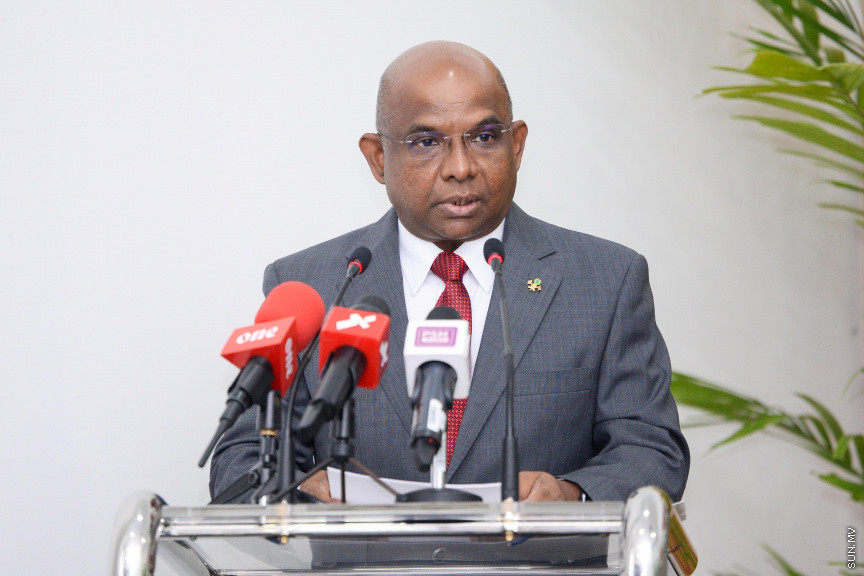 ނޮވެމްބަރ 9، 2020: ދިވެހިރާއްޖެއާ އިންޑިއާއާއި ދެމެދު މުހިއްމު 4 އެމް.އޯ.ޔޫ އެއްގައި ސޮއިކުރުކުމަށް ފޮރިން މިނިސްޓްރީގައި ބޭއްވި ހާއްސަ ރަސްމިއްޔާތުގެ ތެރެއިން: މި ރަސްްމިއްޔާތުގައި އިންޑިއާގެ ފޮރިން ސެކްރެޓަރީ ހާރްޝް ވަރްދާން ޝްރިންގްލާ ބައިވެރިވެ ވަޑައިގެންނެވި -- ސަން ފޮޓޯ/ ފަޔާޒު މޫސާ