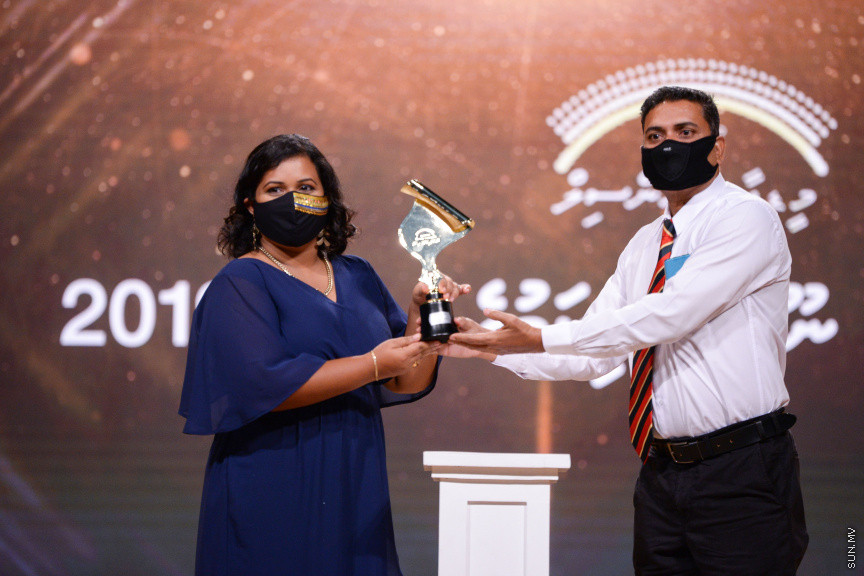 ޑިސެމްބަރ 8، 2020: މޯލްޑިވްސް މީޑިއާ ކައުންސިލްގެ ނޫސްވެރިކަމުގެ އެވޯޑު 2019ގެ އިނާމު ދިނުމުގެ ރަސްމިއްޔާތުގެ ތެރެއިން -- ސަން ފޮޓޯ/ ފަޔާޒު މޫސާ