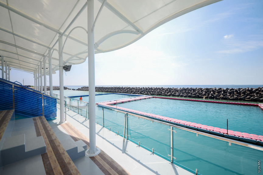 ޖެނުއަރީ 21، 2021: ސްވިމިން ޓްރެކުގެ އާ ޕްލެޓްފޯމްގައި ހިމެނޭ ސިޑިބަރި އާއި ފާހަނަ ބަރި އާންމުންނަށް ހުޅުވުވާލުން -- ސަން ފޮޓޯ/ ފަޔާޒު މޫސާ