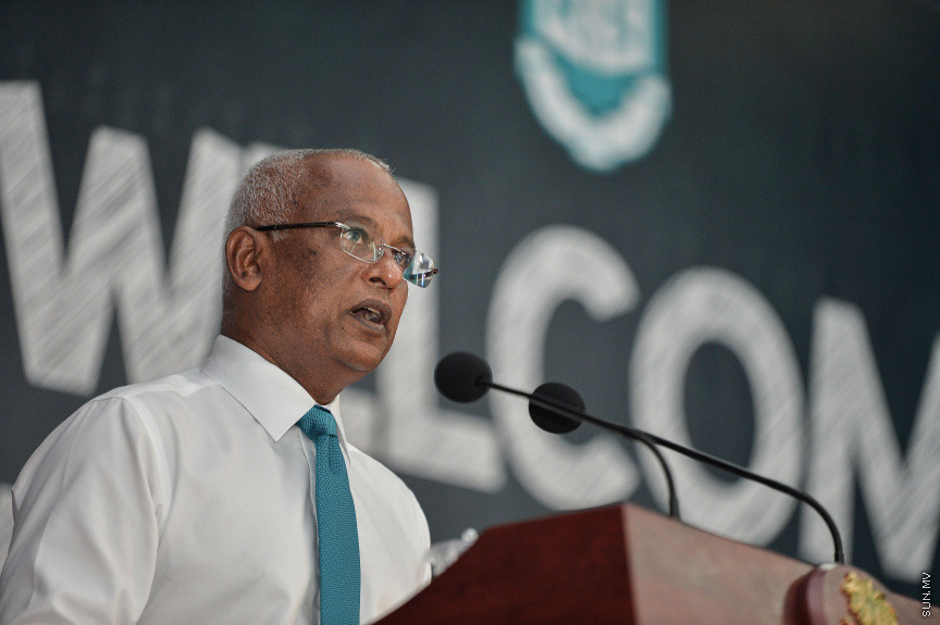 އޮގަސްޓް 10، 2021: ދިރާސީ އާ އަހަރު ފެށުމާ ގުޅިގެން ރެހެންދި ސްކޫލްގައި ބޭއްވި ހާއްސަ އެސެމްބްލީގެ ތެރެއިން: މި އެސެމްބްލީ ޝަރަފުވެރިކޮށްދެއްވީ ރައީސް އިބްރާހިމް މުހައްމަދު ސޯލިހް އާއި އެޑިއުކޭޝަން މިނިސްޓަރ އައިޝަތު އަލީ -- ސަން ފޮޓޯ/ ފަޔާޒު މޫސާ