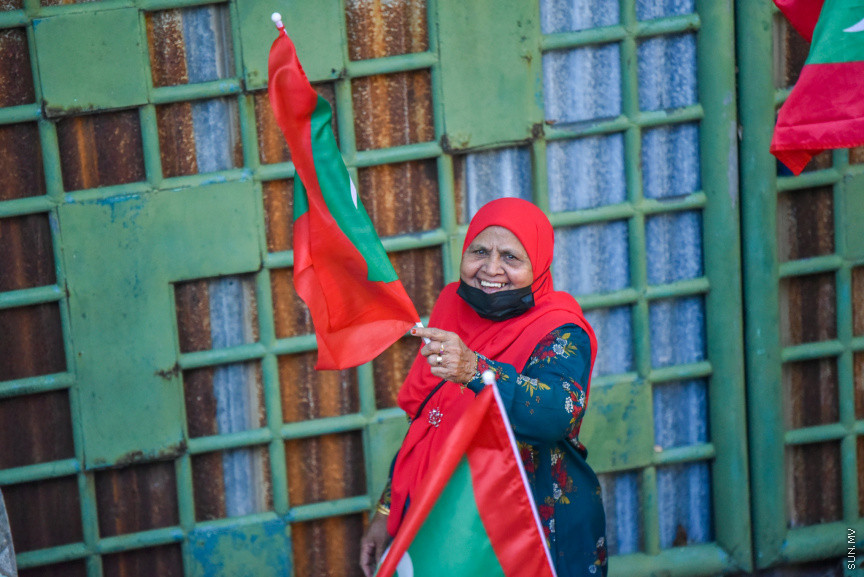 "މިނިވަންކަމުގެ ދިފާއުގައި ދިވެހީން" ނަމުގައި އިދިކޮޅުން ކުރިއަށްގެންދާ ގައުމީ ހަރަކާތުގެ ތެރެއިން ބޭއްވި ސުލްހަވެރި ހަރަކާތުގެ ތެރެއިން -- ސަން ފޮޓޯ/ މުހައްމަދު ހައްޔާން