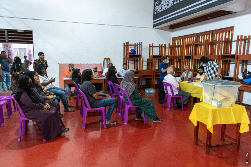 އިންތިޚާބުގެ ވޯޓުލުން ކުރިއަށްދަަނީ -- ސަން ފޮޓޯ/ މުހައްމަދު ހައްޔާން