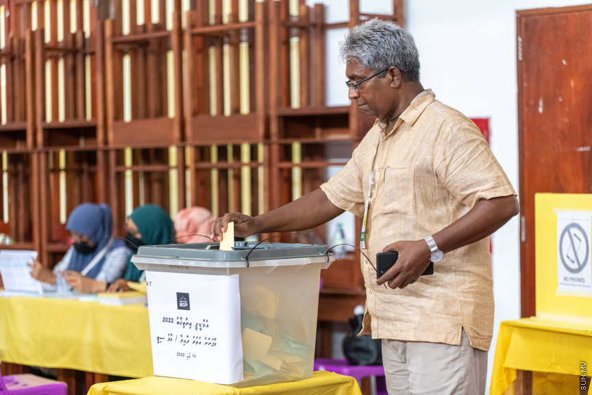 އިންތިޚާބުގެ ވޯޓުލުން ކުރިއަށްދަަނީ -- ސަން ފޮޓޯ/ މުހައްމަދު ހައްޔާން