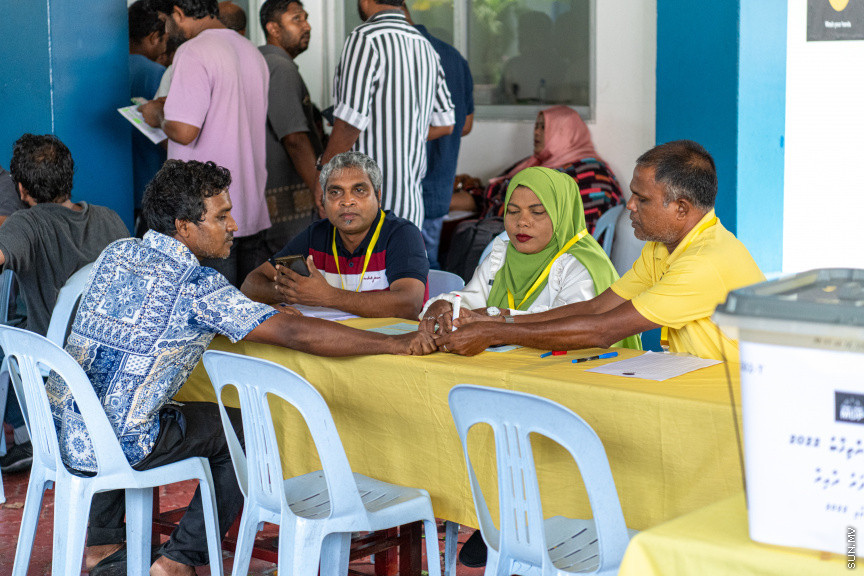 އިންތިޚާބުގެ ވޯޓުލުން ކުރިއަށްދަަނީ -- ސަން ފޮޓޯ/ މުހައްމަދު ހައްޔާން