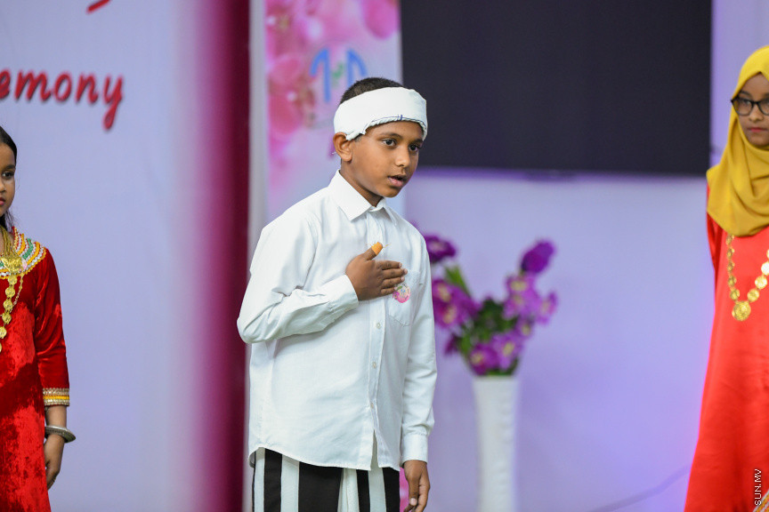 ދ އަތޮޅު މަދަރުސާގެ އަހަރީ އިނާމު ދިނުމުގެ ޖަލްސާގެ ތެރެއިން -- ސަން ފޮޓޯ/ މުޙައްމަދު ހައްޔާން