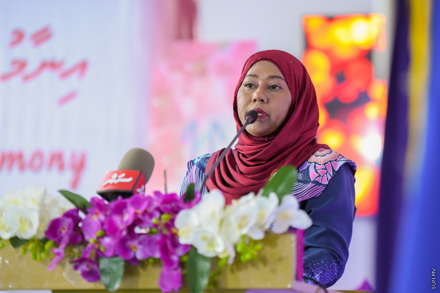 ދ އަތޮޅު މަދަރުސާގެ އަހަރީ އިނާމު ދިނުމުގެ ޖަލްސާގެ ތެރެއިން -- ސަން ފޮޓޯ/ މުޙައްމަދު ހައްޔާން