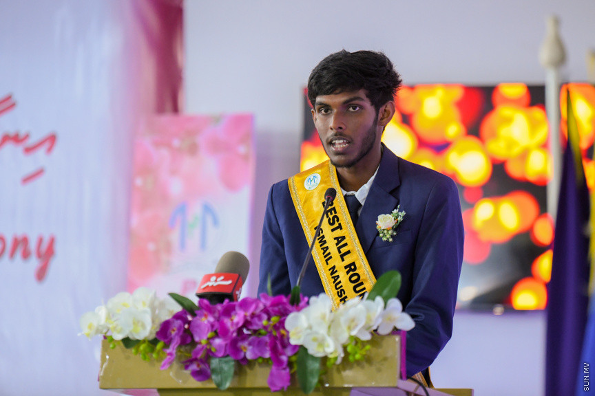 ދ އަތޮޅު މަދަރުސާގެ އަހަރީ އިނާމު ދިނުމުގެ ޖަލްސާގެ ތެރެއިން -- ސަން ފޮޓޯ/ މުޙައްމަދު ހައްޔާން