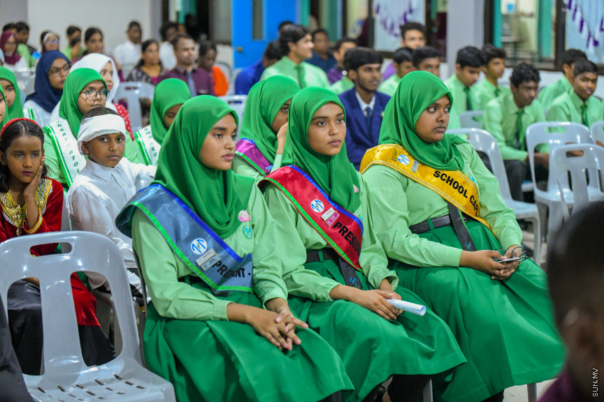 ދ އަތޮޅު މަދަރުސާގެ އަހަރީ އިނާމު ދިނުމުގެ ޖަލްސާގެ ތެރެއިން -- ސަން ފޮޓޯ/ މުޙައްމަދު ހައްޔާން