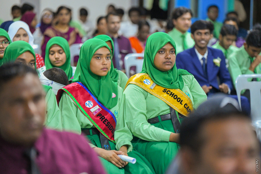 ދ އަތޮޅު މަދަރުސާގެ އަހަރީ އިނާމު ދިނުމުގެ ޖަލްސާގެ ތެރެއިން -- ސަން ފޮޓޯ/ މުޙައްމަދު ހައްޔާން