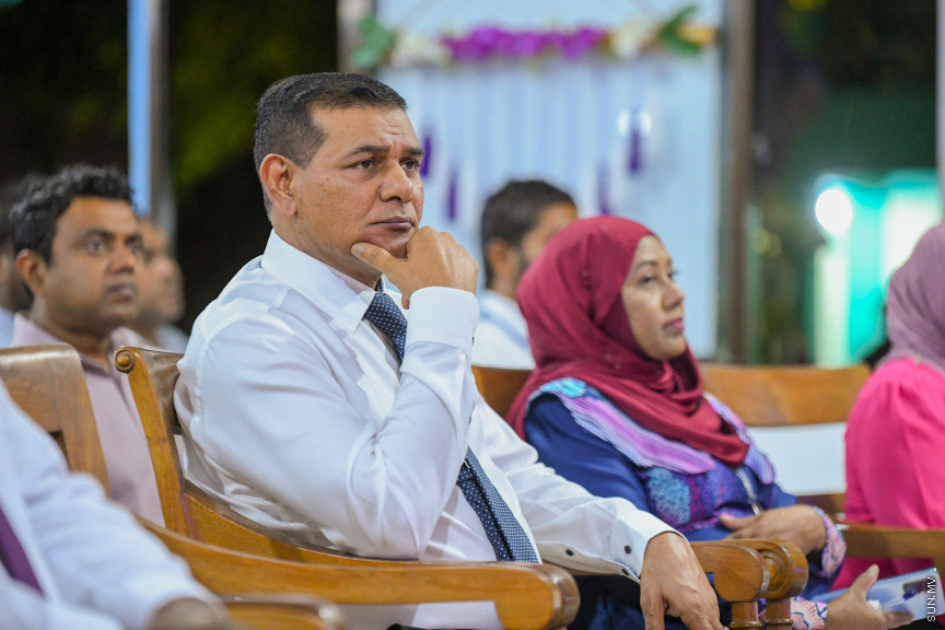 ދ އަތޮޅު މަދަރުސާގެ އަހަރީ އިނާމު ދިނުމުގެ ޖަލްސާގެ ތެރެއިން -- ސަން ފޮޓޯ/ މުޙައްމަދު ހައްޔާން