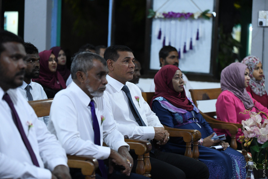 ދ އަތޮޅު މަދަރުސާގެ އަހަރީ އިނާމު ދިނުމުގެ ޖަލްސާގެ ތެރެއިން -- ސަން ފޮޓޯ/ މުޙައްމަދު ހައްޔާން