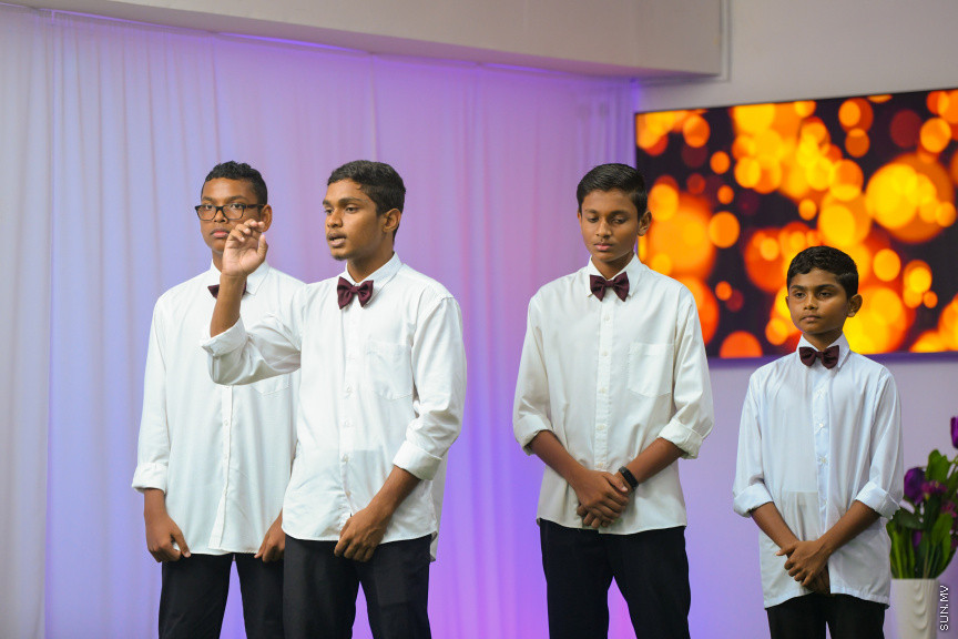 ދ އަތޮޅު މަދަރުސާގެ އަހަރީ އިނާމު ދިނުމުގެ ޖަލްސާގެ ތެރެއިން -- ސަން ފޮޓޯ/ މުޙައްމަދު ހައްޔާން