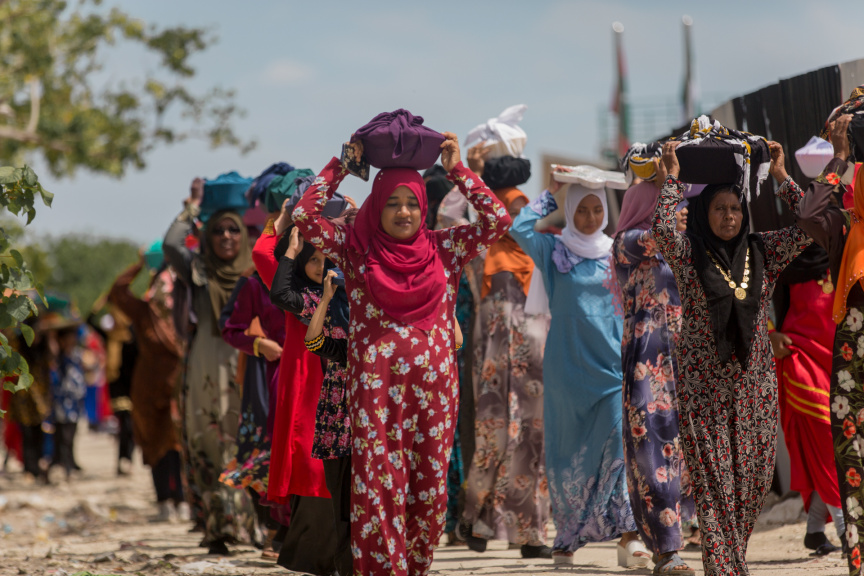 ފީއަލީ އީދު އުފާގެ ތެރެއިން، މެންދުރުގެ ޖާފަތް ހަރުގެ އަށް ގެންދަނީ: މި ޖާފަތުގައި ރަށުގެ ހުރިހާ ގެއަކުން ވަނީ ބައިވެރިވެ، ޖުމްލަ 25 ކޭން ނެރެފައި --- ސަން ފޮޓޯ